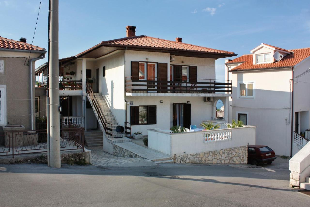 Apartments And Rooms With Parking Space Vrbnik, Krk - 5301 外观 照片